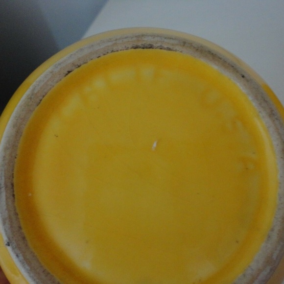 Vtg California Pottery Yellow Pepper bowl container Trinket box - Picture 5 of 6